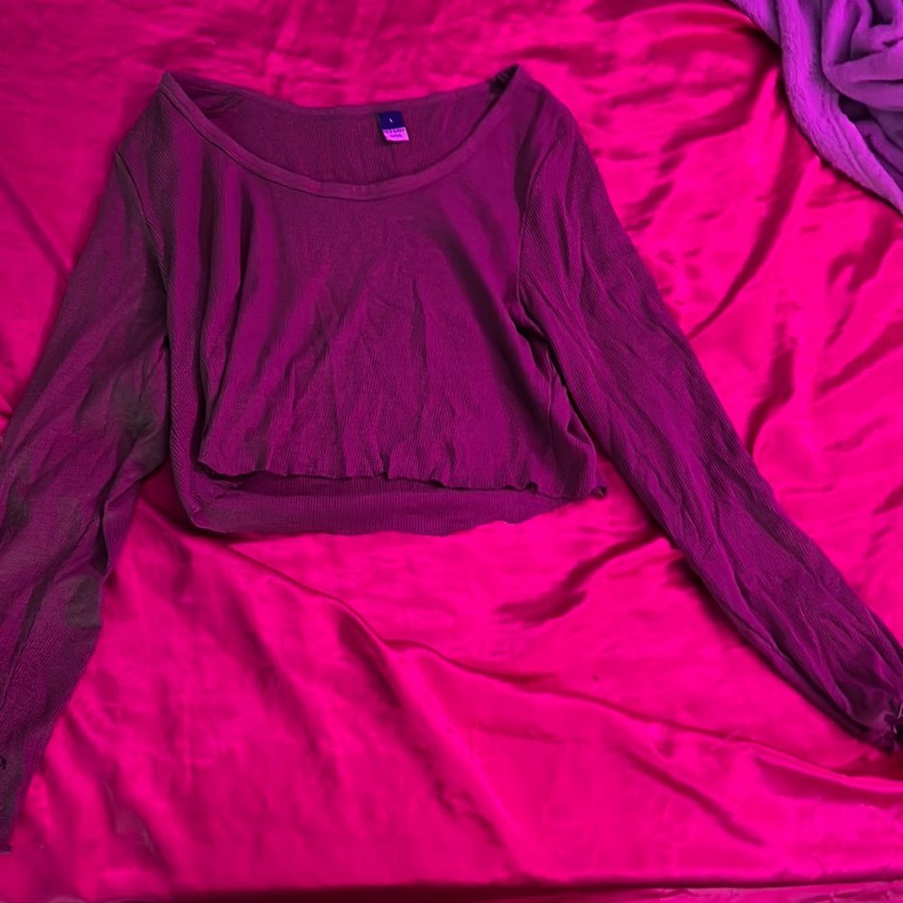 Green cropped shirt
